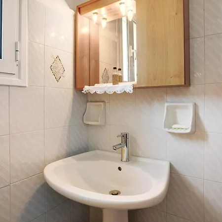 Areti Orfeas Apartment *